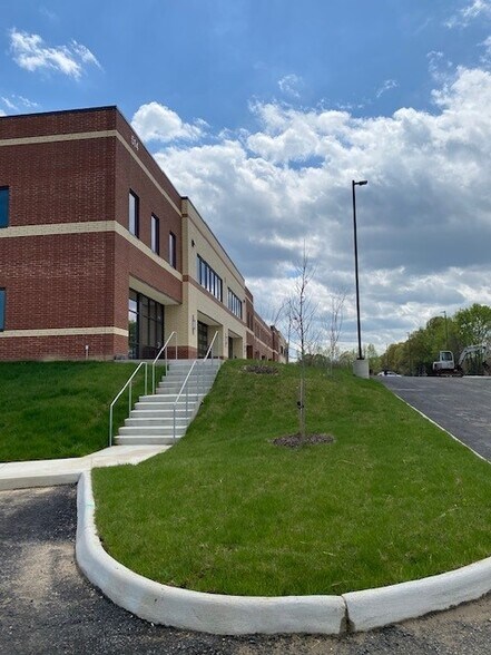 More Photos Of 514 Lansdowne Rd, Fredericksburg Flex For Lease