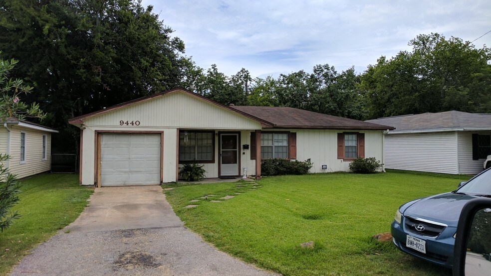 More Photos Of 3560 Delaware St, Beaumont Medical For Sale