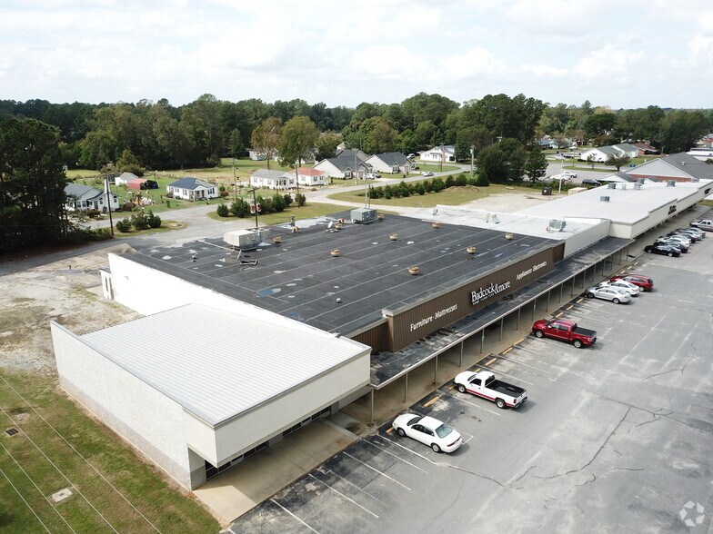 More Photos Of 331 Northeast Blvd, Clinton Unknown For Lease