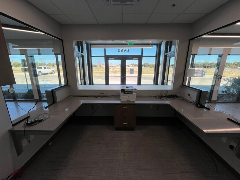 More Photos Of 6450 Central Park Blvd, Abilene Office For Sale