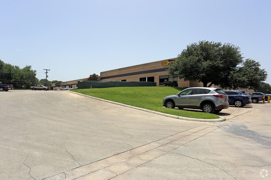 Primary Photo Of 12000 Crownpoint Dr, San Antonio Unknown For Lease