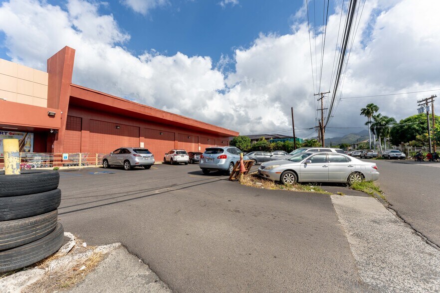 More Photos Of 1010 Kaili St, Honolulu Storefront Retail Residential For Sale