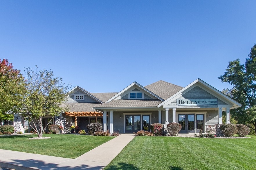 More Photos Of 201 Geneva National Ave, Lake Geneva Office For Sale