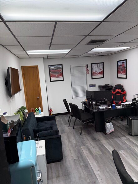 More Photos Of 120 W Carroll St, Kissimmee Warehouse For Sale