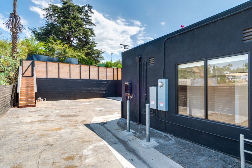 More Photos Of 768 N Avenue 50, Los Angeles Storefront Retail Office For Sale