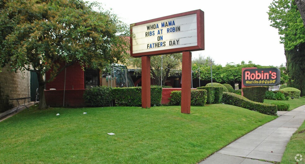 More Photos Of 395 N Rosemead Blvd, Pasadena General Retail For Lease