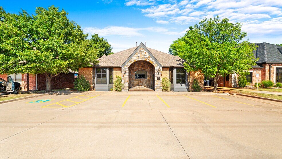 More Photos Of 14000 N Western Ave, Edmond Office For Sale