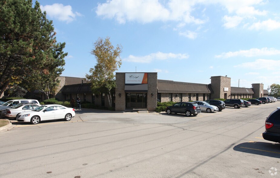 More Photos Of 5230 S Service Rd, Burlington Flex For Lease