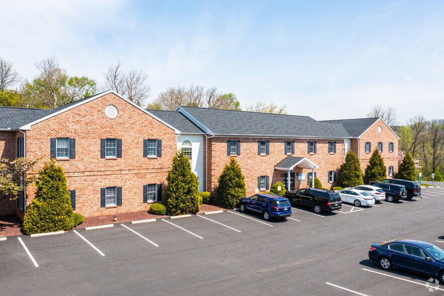 More Photos Of 5 Hearthstone Ct, Reading Office For Sale