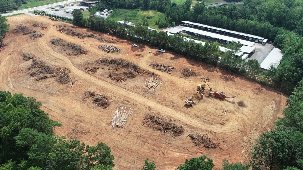 More Photos Of 6034 Lanier Islands Pky, Buford Self Storage For Sale