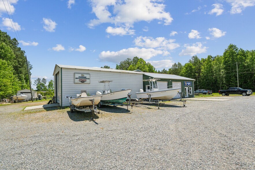 More Photos Of 1856 Buckley Hall Rd, Cobbs Creek Warehouse For Sale