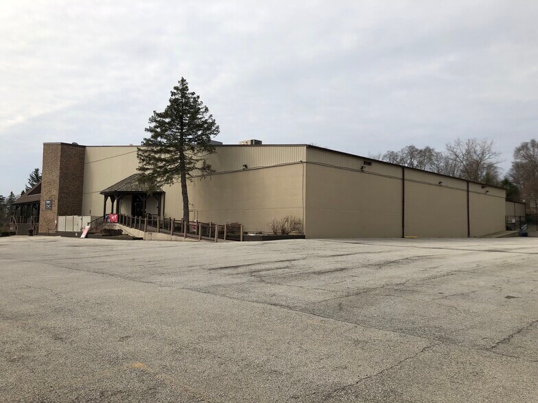 More Photos Of 8300 Wolf Rd, Willow Springs Health Club For Sale