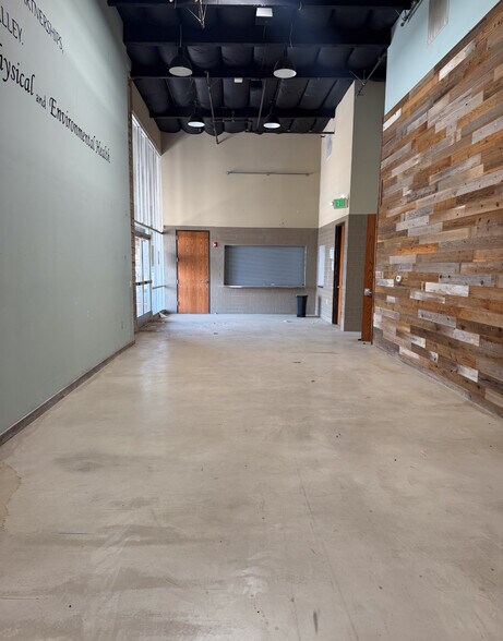 More Photos Of 44204-44276 10th St W, Lancaster Unknown For Lease