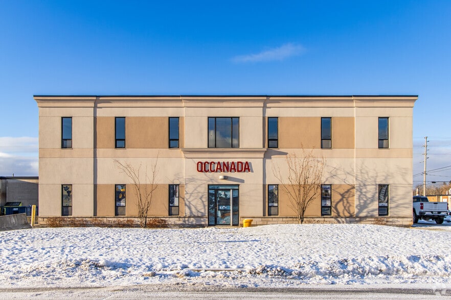 More Photos Of 8 Caesar Ave, Ottawa Warehouse For Lease