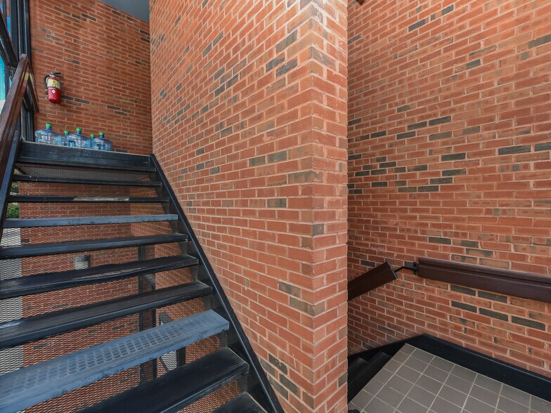 More Photos Of 5104 Western Blvd, Raleigh Office For Lease
