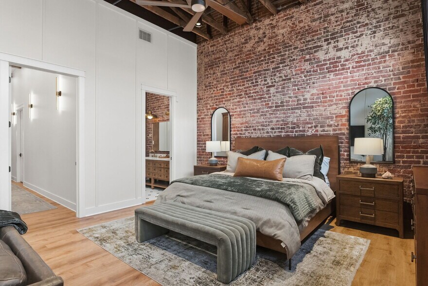 More Photos Of 103 W Duval St, Troup Freestanding For Sale