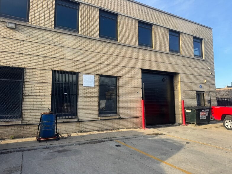 More Photos Of 4742-4746 W Rice St, Chicago Warehouse For Lease