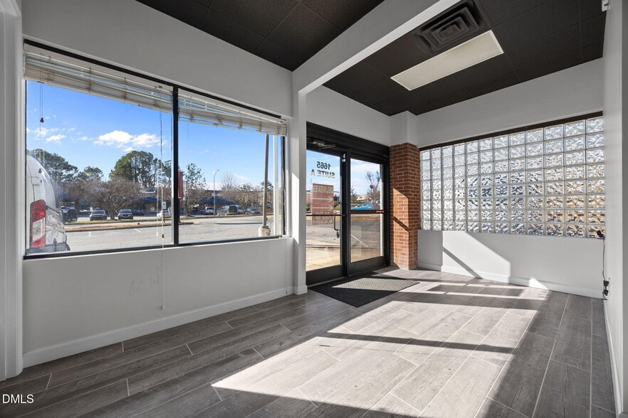 More Photos Of 1665 N Market Dr, Raleigh Light Manufacturing For Lease