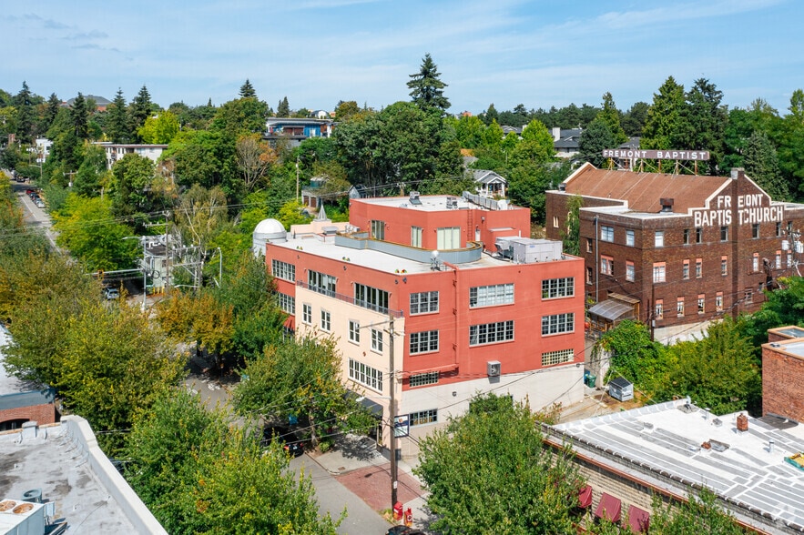 More Photos Of 701 N 36th St, Seattle Office Residential For Lease