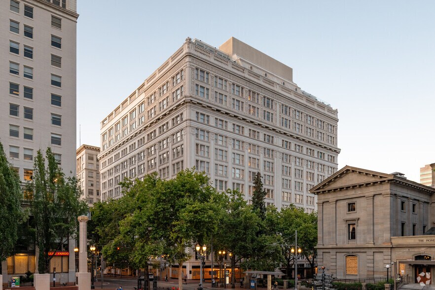 More Photos Of 621 SW 5th Ave, Portland Office For Lease