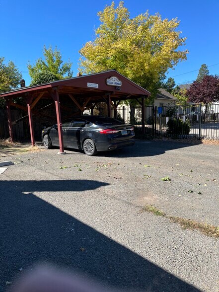 More Photos Of 137 Mt Rose St, Reno Office Residential For Lease