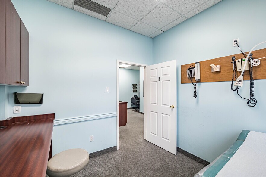More Photos Of 1625 Albion Rd, Toronto Medical For Sale