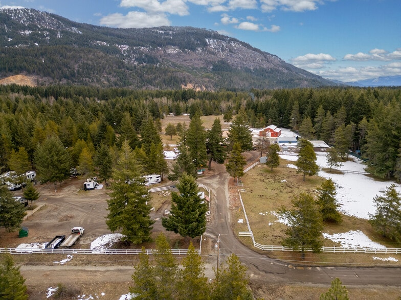 More Photos Of 180 Silver Ridge Ranch Rd, Easton Trailer Camper Park For Sale