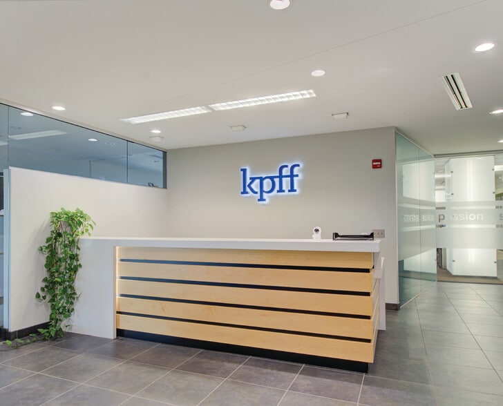 More Photos Of 1610 Des Peres Rd, Des Peres Unknown For Lease