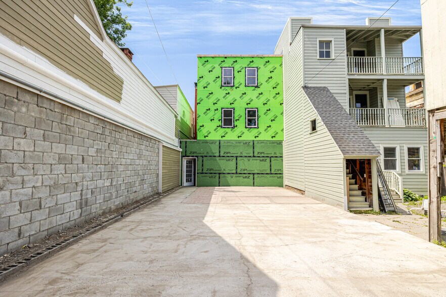 More Photos Of 744 Warren St, Hudson Storefront Retail Residential For Sale