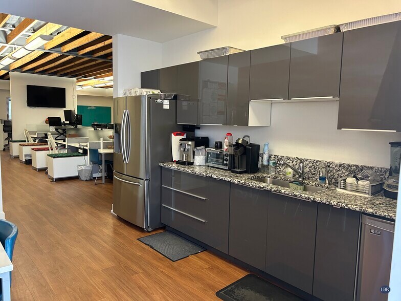 More Photos Of 1411 Highland Ave, Melbourne Office For Lease