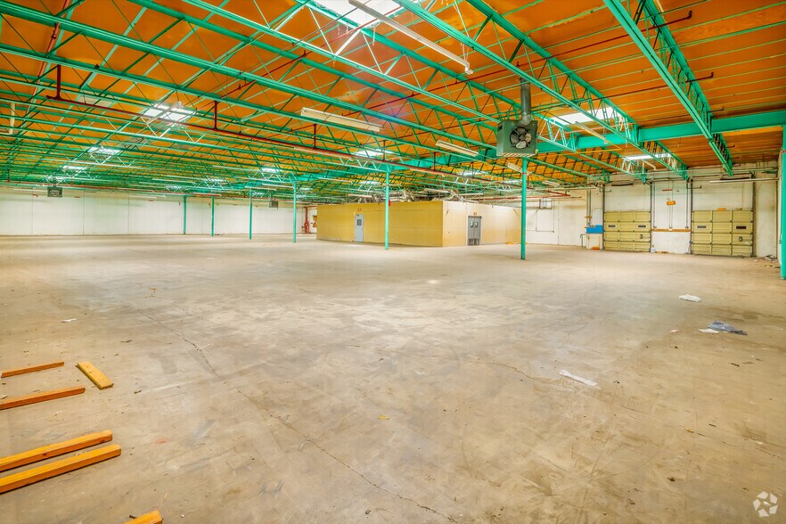 More Photos Of 523 Urban Loop, San Antonio Warehouse For Lease