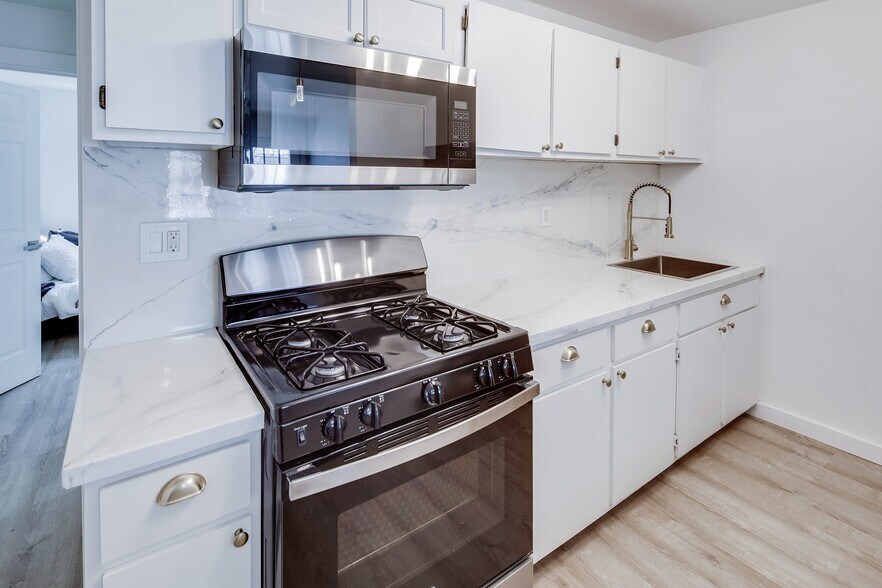 More Photos Of 424 N Black Horse Pike, Runnemede Apartments For Sale