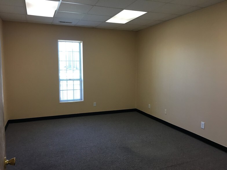 More Photos Of 6350 Cephis Dr, Clemmons Unknown For Lease