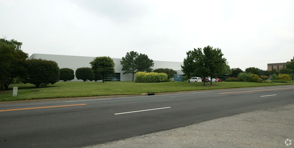 More Photos Of 5358 Robin Hood Rd, Norfolk Flex For Lease