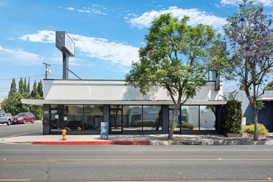 More Photos Of 215-219 E Las Tunas Dr, San Gabriel Storefront Retail Office For Sale