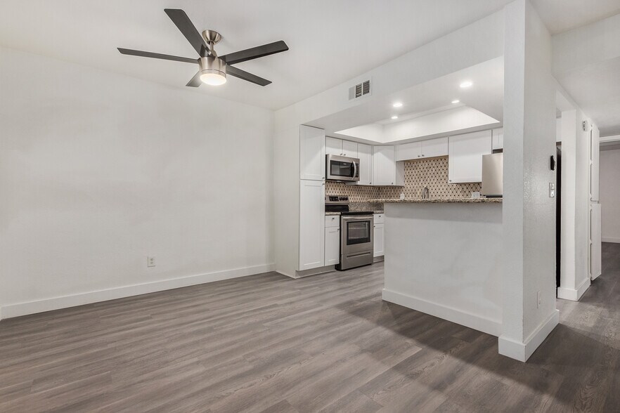 More Photos Of , Phoenix Multifamily For Sale