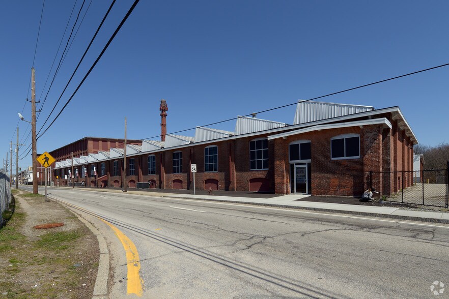 More Photos Of 426 Metacom Ave, Warren Manufacturing For Lease