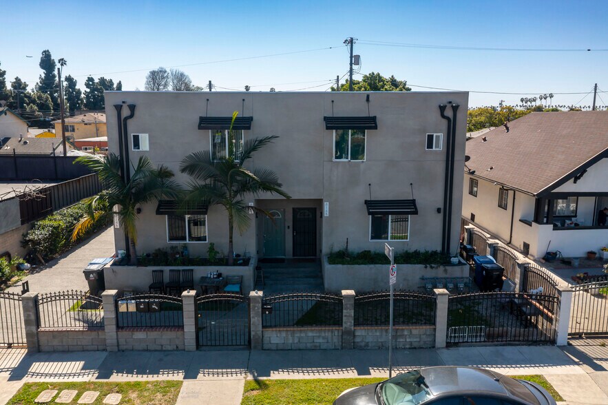 More Photos Of 814-816 1/2 W 47th St, Los Angeles Apartments For Sale