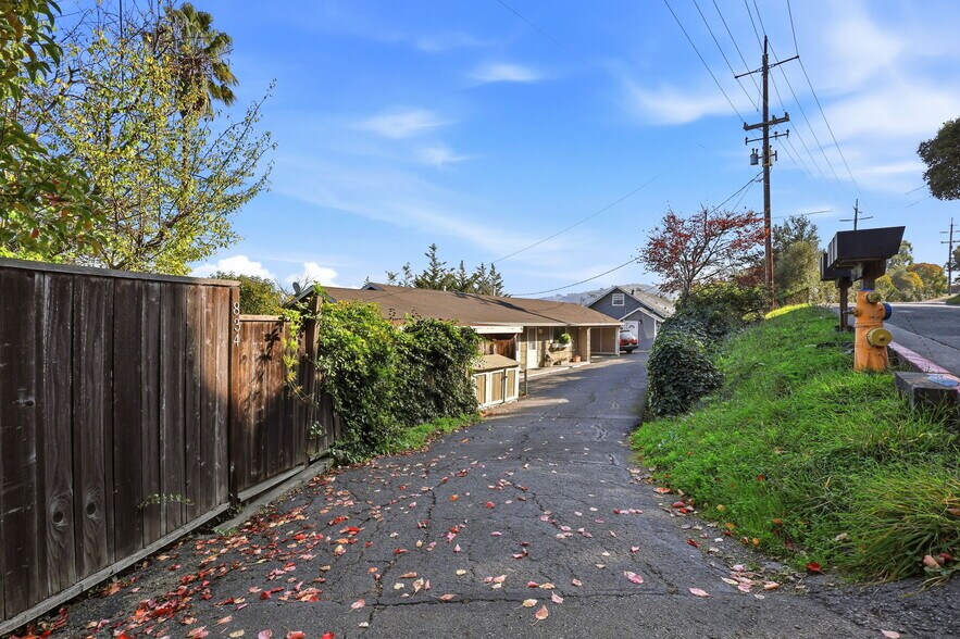 More Photos Of 834 Meadowsweet Dr, Corte Madera Multifamily For Sale