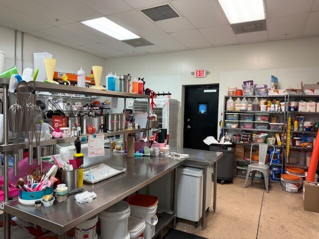 More Photos Of 3369 Pine Ridge Rd, Naples General Retail For Sale