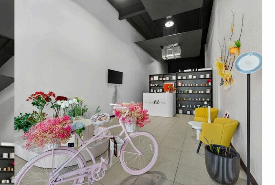 More Photos Of 3300-3370 NE 34th St, Fort Lauderdale Storefront Retail Office For Lease