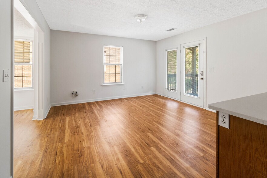 More Photos Of 3353-3375 Cove Lake Dr, Lexington Apartments For Sale