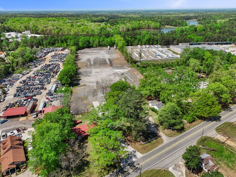 More Photos Of 623 Highway 29 S, Newnan Parking Lot For Lease