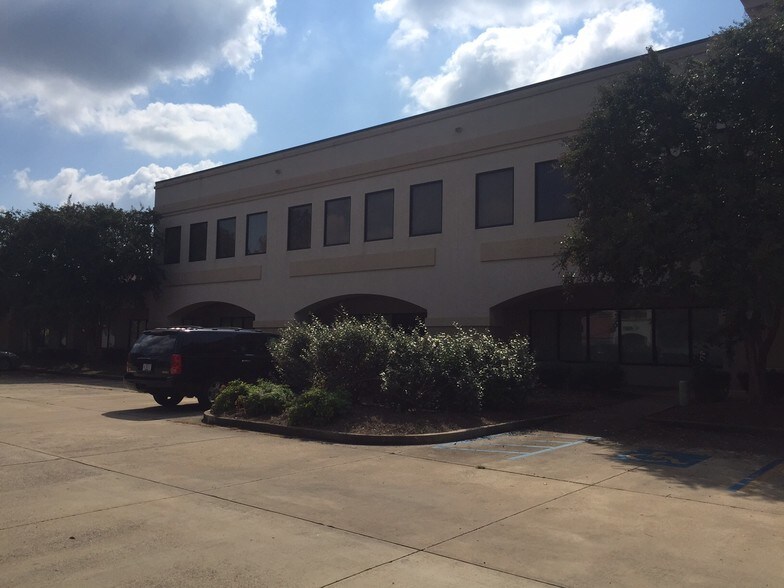 More Photos Of 144 S Thomas St, Tupelo Office For Lease