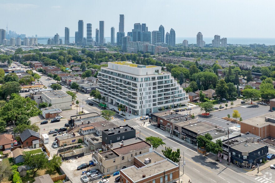 More Photos Of 689 The Queensway, Toronto Apartments For Lease