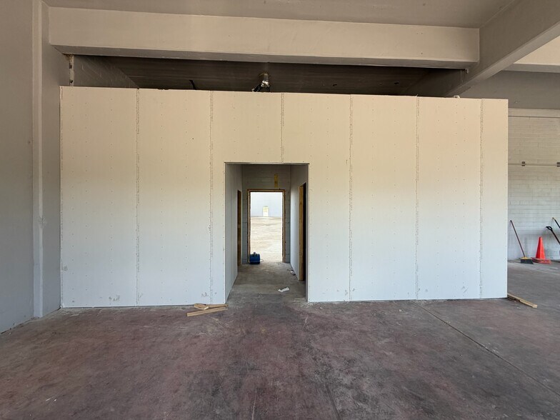 More Photos Of 8100 Airbus Military Dr, Mobile Airplane Hangar For Lease