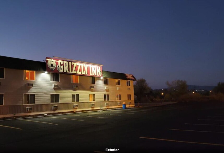 More Photos Of 70 Bear River Dr, Evanston Hotel For Sale