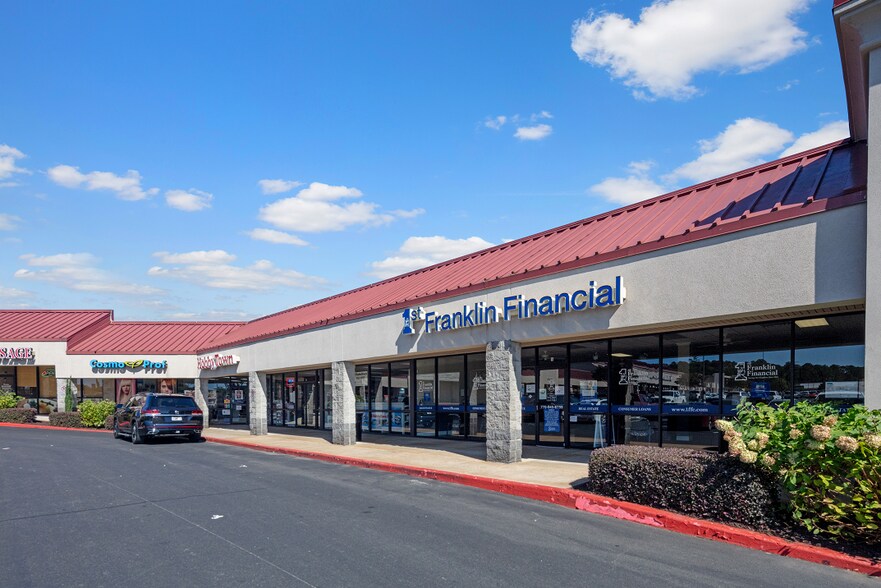 More Photos Of 4125 Buford Dr, Buford Unknown For Lease