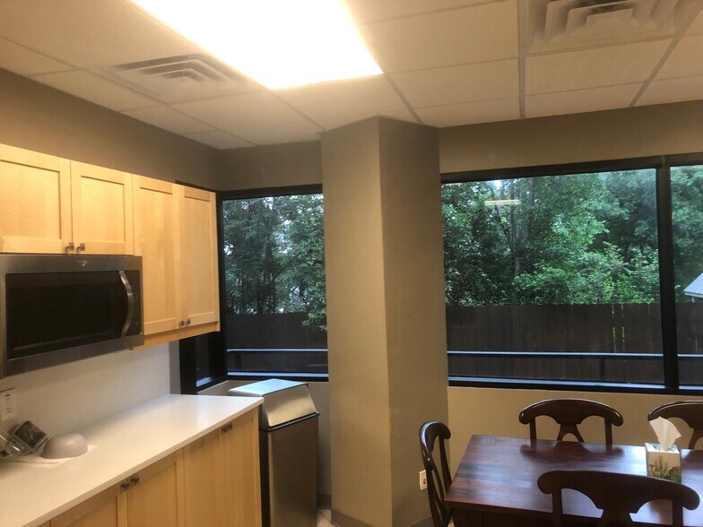 More Photos Of 1101 S Capital Of Texas Hwy, West Lake Hills Coworking Space