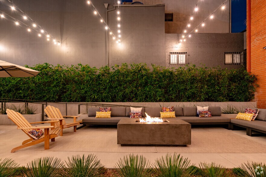 More Photos Of 6725 W Sunset Blvd, Los Angeles Office For Lease